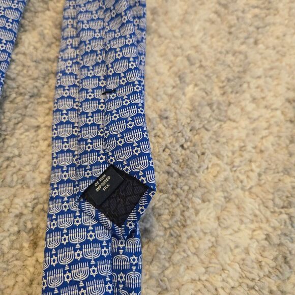 Vineyard Vines Tie Blue Whale Sea Splash New With Tag - Picture 3 of 5